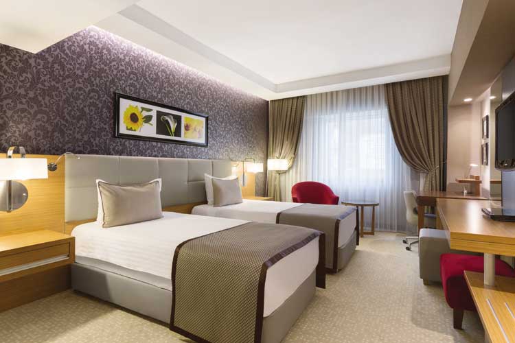 Yılbaşı Özel Gala Dahil  Kartepe Turu - 1 Gece 5* Ramada Plaza By Wyndham Konaklamalı