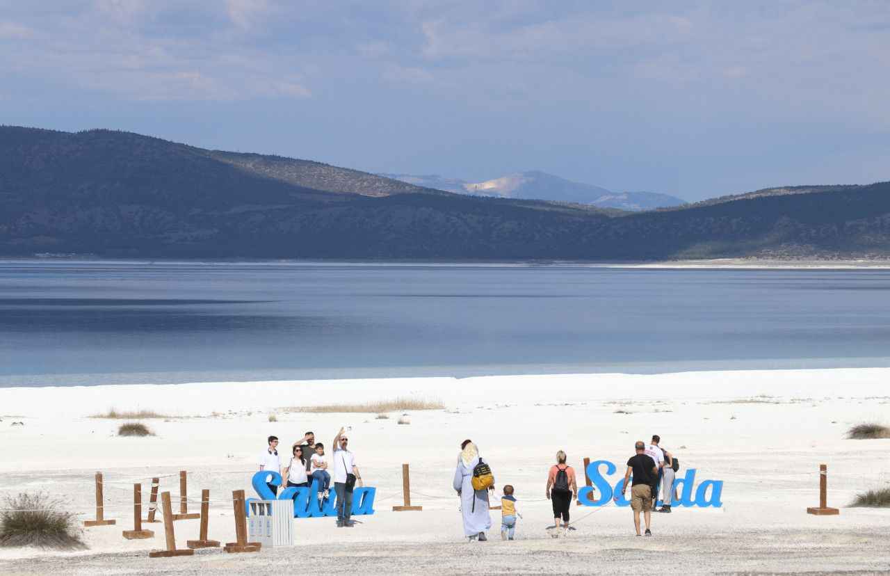 Salda Gölü Pamukkale Çeşme Alaçatı Turu 1 Gece Konaklamalı